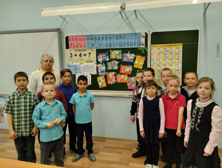 Праздник Весны и Труда.