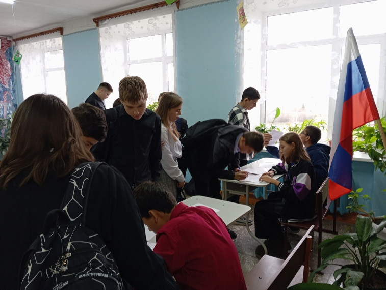 Выборы президента школьного ученического самоуправления.